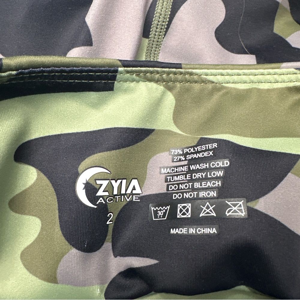 Zyia Active Camo Zipper Pocket Light n Tight 7/8 - Picture 2 of 15